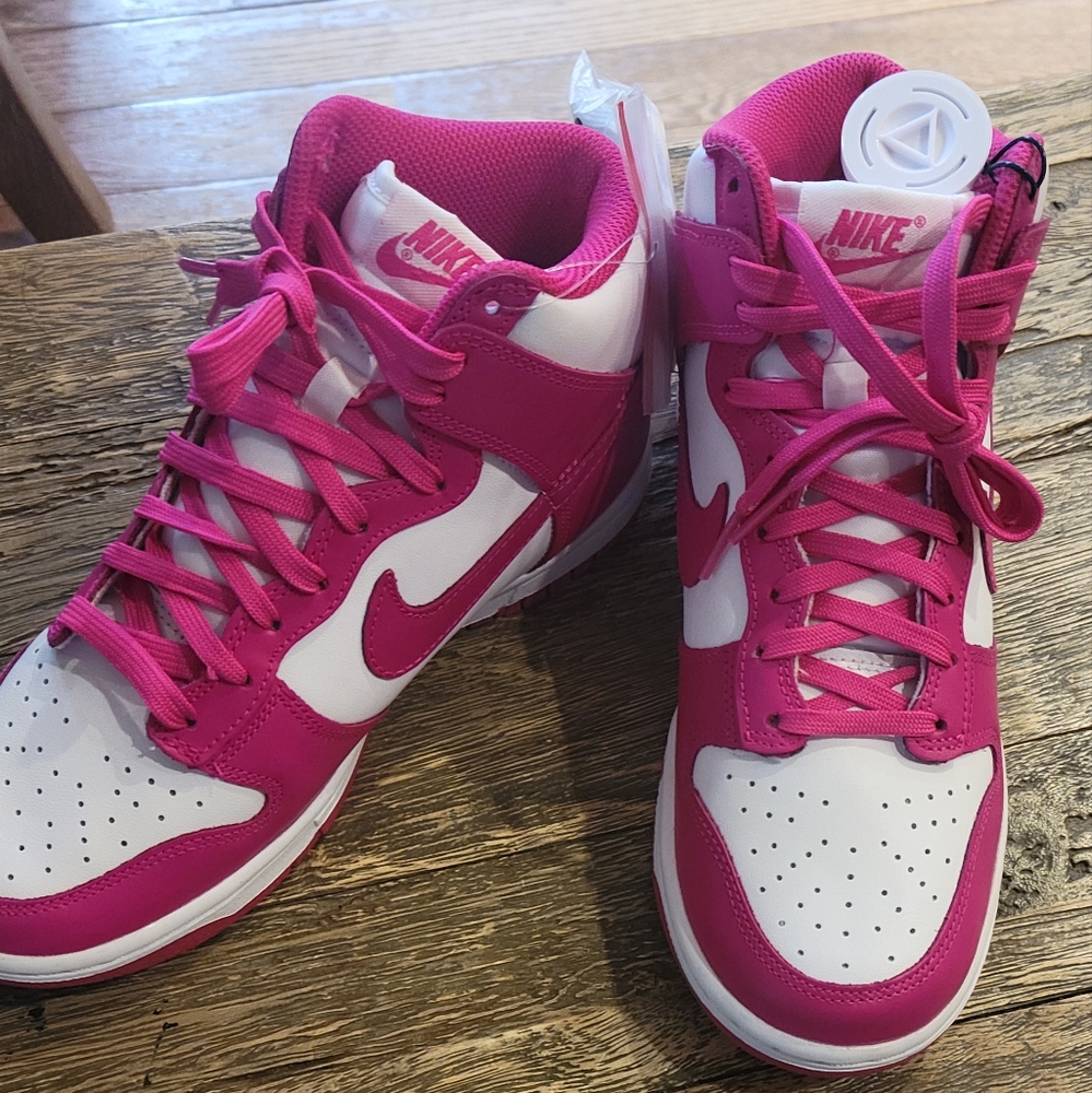 Nike Dunk High Fushia Hot Pink W 6.5